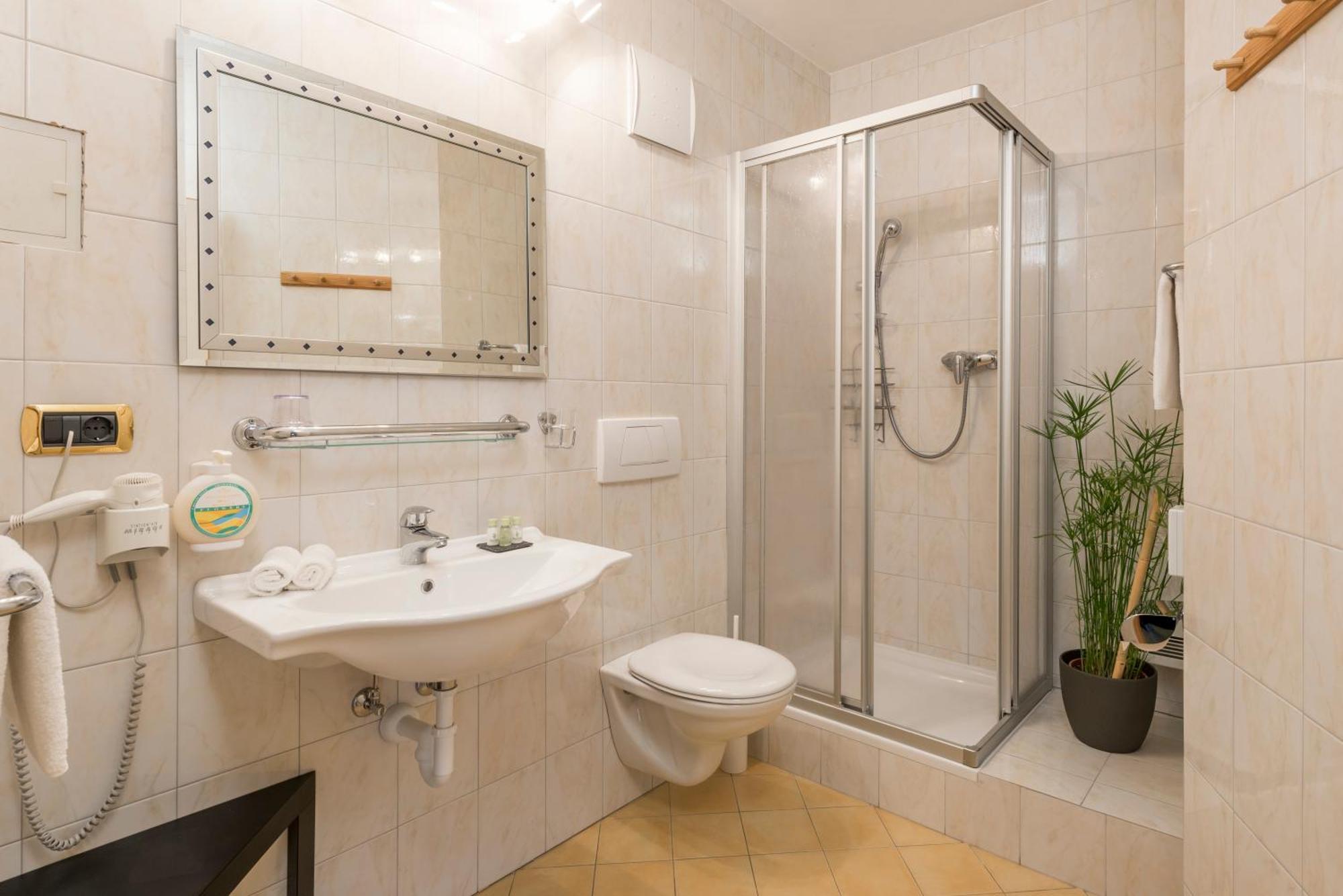 Hotel Bamboo Coldrano Room photo